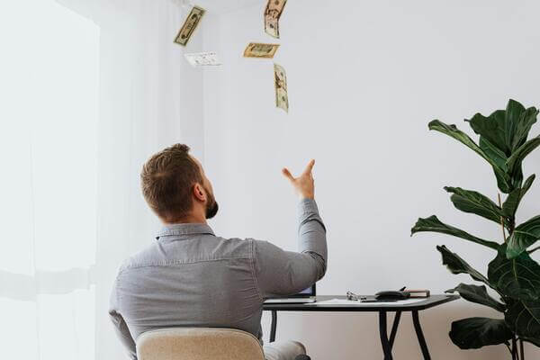 ¿Cómo sanar tu relación con el dinero? Vive en abundancia